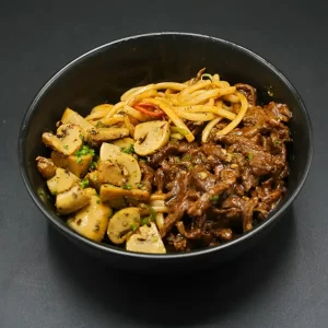 Beef Noodle Bowl With Garlic Mushroom